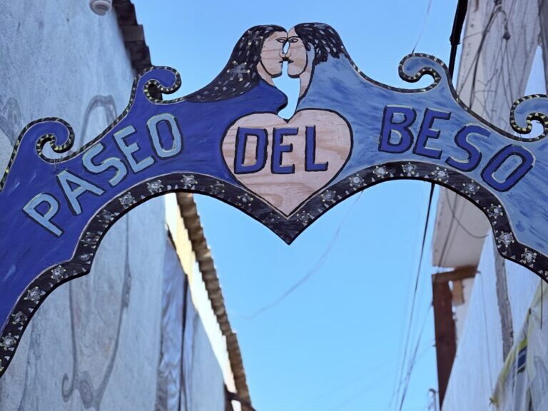 Paseo del Beso Bucerías